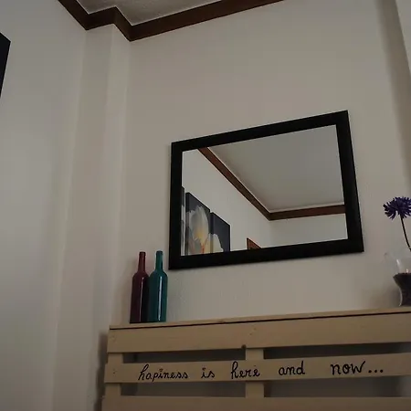 Hostel Wanderlust House