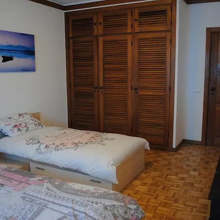 Wanderlust House Hostel *